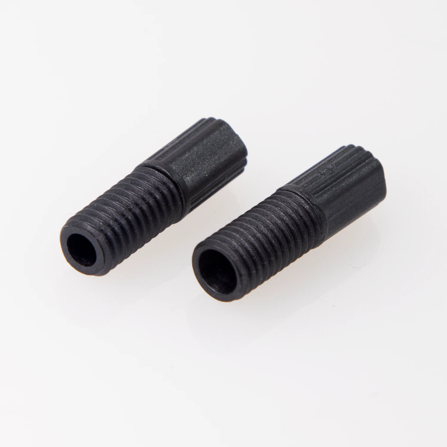 검은색 PTFE 튜빙 어셈블리의 피팅 외관 참고용 검은색 소형 페룰 피팅